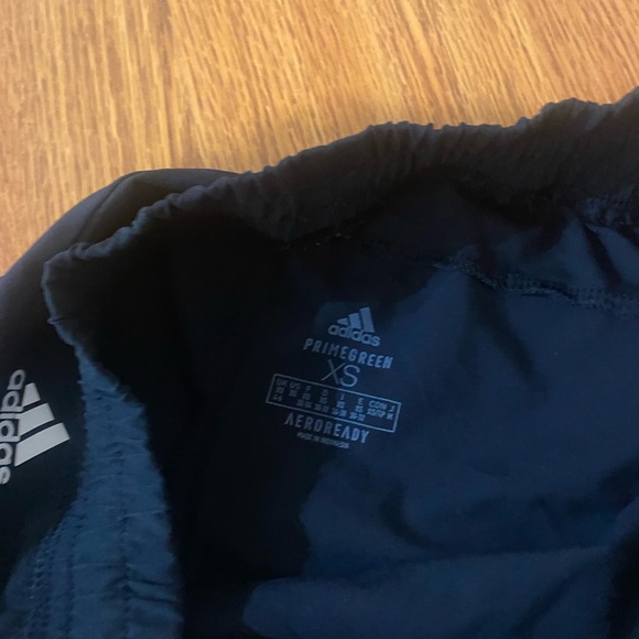 Adidas running shorts size xs - Picture 4 of 4